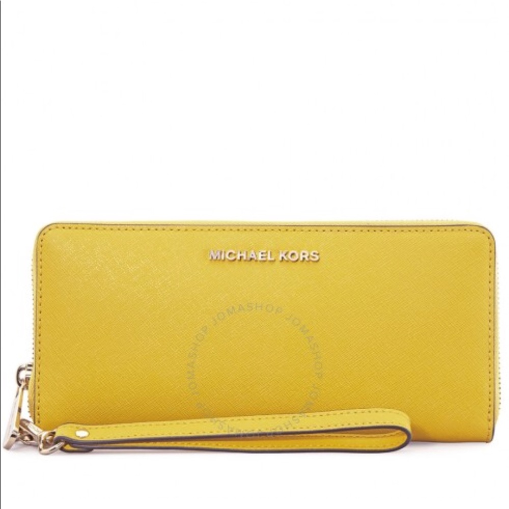 MICHAEL KORS Jet Set Travel Wallet (NWOT)